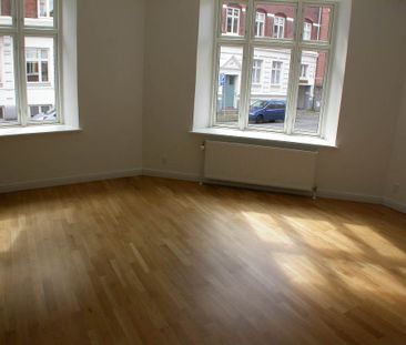 Moderniseret 2-værelses skønt beliggende i centrum af Aalborg - Foto 2