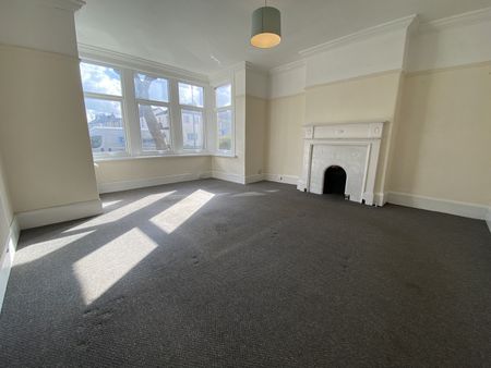 4 Bed Semi-Detached House, Fishponds Road, BS5 - Photo 2