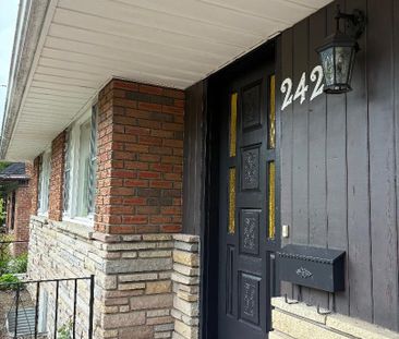 For Lease - 2429 Hensall Street, Mississauga, Ontario - Photo 5