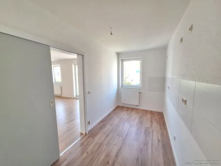 Frisch renovierte 3-Raum-Wohnung in ruhiger Lage ! - Foto 2