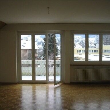 Luminous attic apartment with balcony - Photo 1