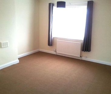 2 bedroom semi-detached house to rent - Photo 2