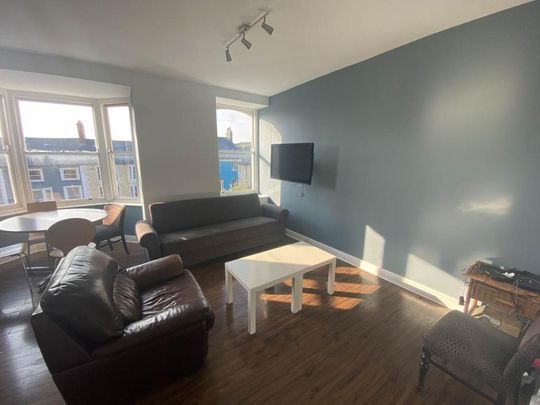 4 bedroom flat to rent - Photo 1