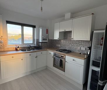 2 bedroom flat to rent - Photo 4