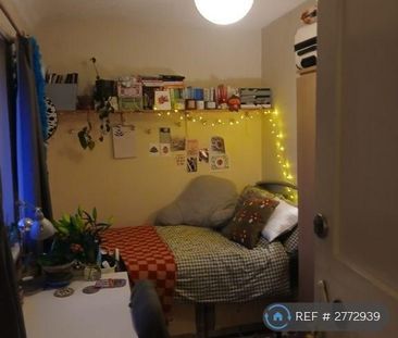 1 bedroom in a house share to rent - Photo 4