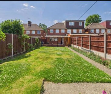 1 bedroom in a house share to rent - Photo 3