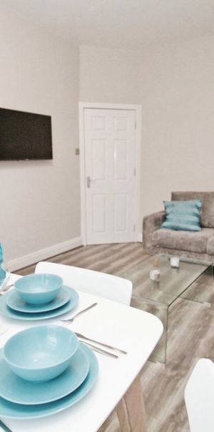 5 bedroom terraced house to rent - Photo 1