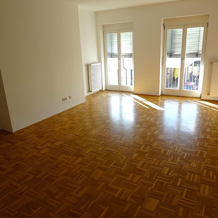 Gemütliche, geräumige und sonnige Mietwohnung mit neuer Küche und Parkplatz …! - Foto 1