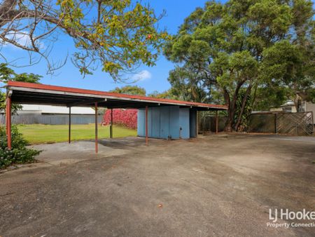 2 BEDROOM UNIT HANDY TO ALL AMENITIES!! - Photo 3