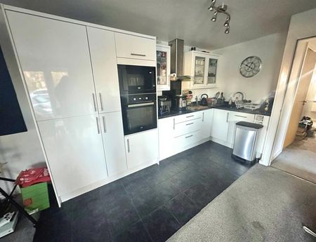 2 Bedroom Apartment To Let - Photo 5