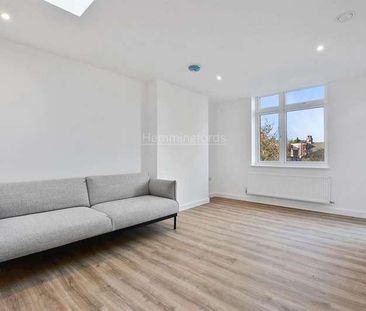 Solent Lodge, Green Lanes, Palmers Green, N13 - Photo 2