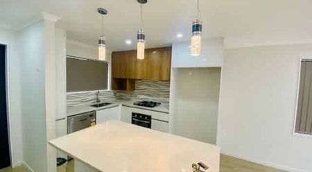 PAPAKURA, 3 BEDROOMS - Photo 3