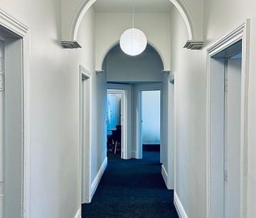 Hotel-Style Room – Renovated & Furnished - Photo 3