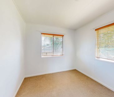 For Lease: Large Family Home with Multi-Purpose Living - Photo 4