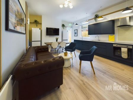 5 bedroom terraced house to rent - Photo 3