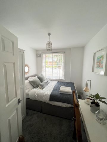 2 Bed Flat, Manor Avenue, SE4 - Photo 2