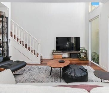 Yarraville - Photo 1