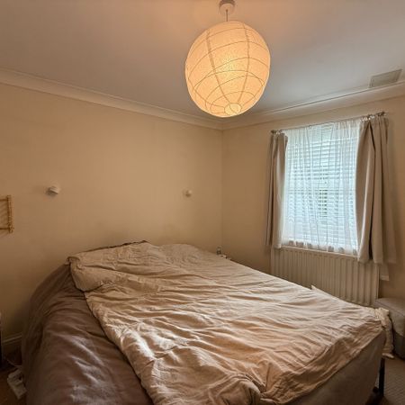 2 Bed Flat, Warwick Court, SW19 - Photo 3