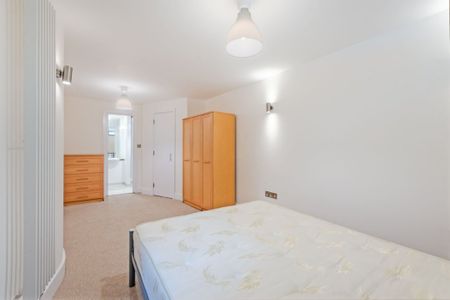 Quaker Street - Photo 3