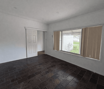 4-Bedroom Neat & Tidy Home - Photo 6