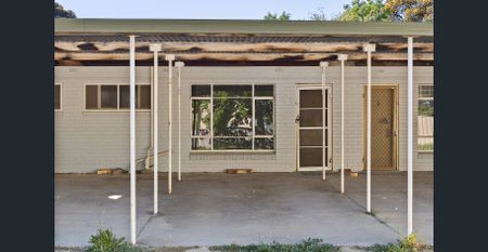 Neat 2 Bedroom Unit in Prime Flora Hill Location - Photo 4