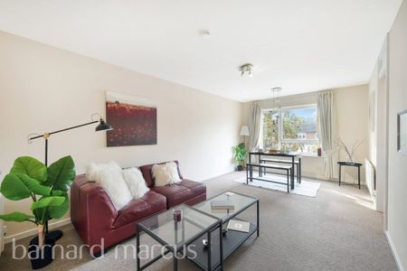 Sutton - Photo 2