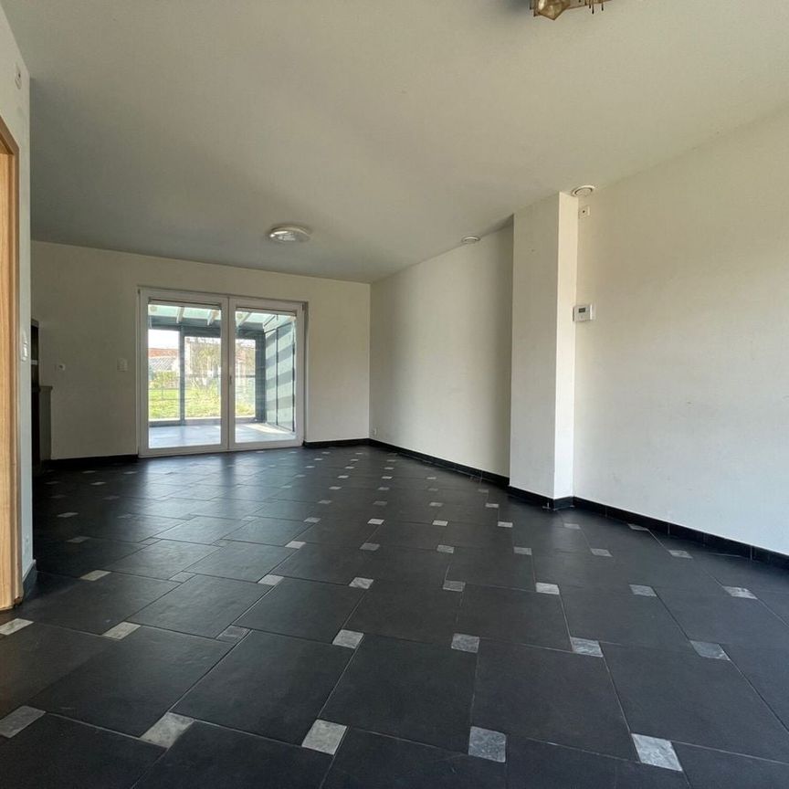 Huis te huur in Vloesberg voor € 1.150 met 3 slaapkamers - Photo 1
