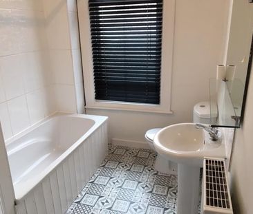 2 Bed Terraced House, Compton Row, LS9 - Photo 5