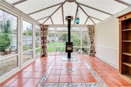 3 bedroom semi-detached house to rent - Photo 3