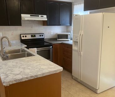 For Lease - 17 COYOTE Crescent, Toronto, Ontario - Photo 6