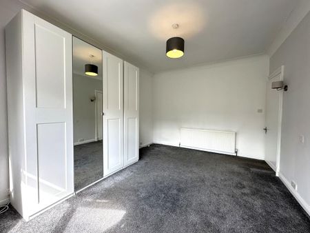 2 bedroom semi-detached house to rent - Photo 4