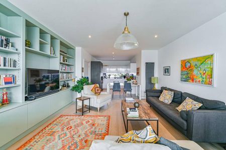 3 bedroom flat to rent - Photo 2