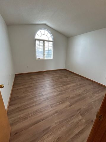 📍 Address: - Photo 2