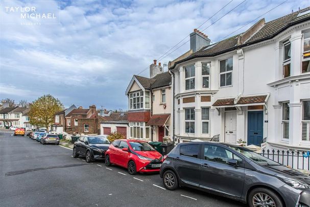 6 bedroom terraced house to rent - Photo 1