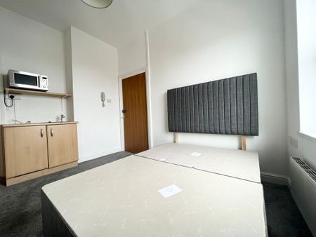 HMO Property for rent - Photo 2