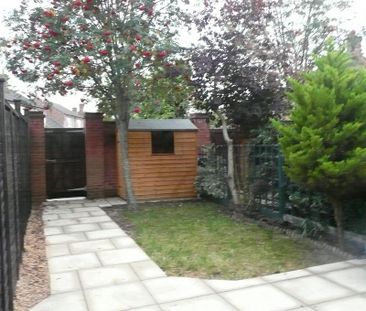 2 bedroom semi-detached house to rent - Photo 2