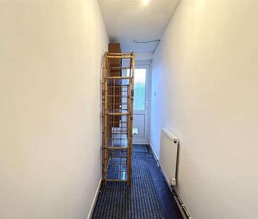 Milwards, Harlow, CM19 - Photo 1