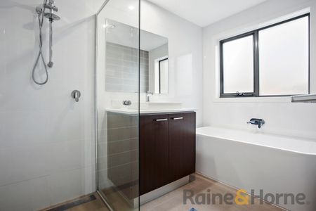 3 Bedroom Single Story Home - Photo 5