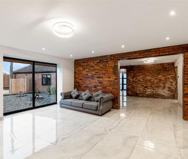 4 bedroom barn conversion to rent - Photo 2