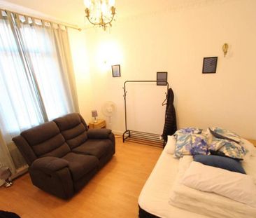 4 bedroom terraced house to rent - Photo 5