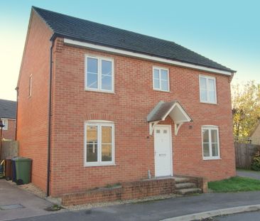 15 Desert Orchid Road, CHELTENHAM GL525FD - Photo 4