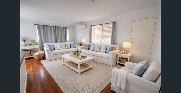 Spacious High-Set Family Home in Prime Sunnybank Hills Location with 2 Air Cons - Photo 1