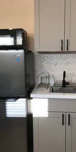 $1900 furnished studio in Kits - Photo 3