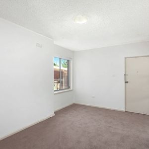 Two bedroom Apartment in Fantastic Location - Photo 2