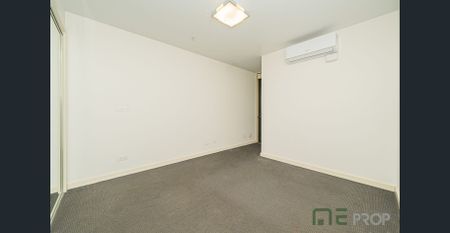 Stylish 2 Bedroom Apartment in Burwood - Photo 3