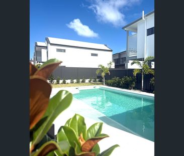 4/176 Marina Quays Blvd, Hope Island, Qld 4212 - Photo 5