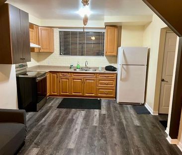 For Lease - 952 Scarlett Road Unit# 2, Toronto, Ontario - Photo 4