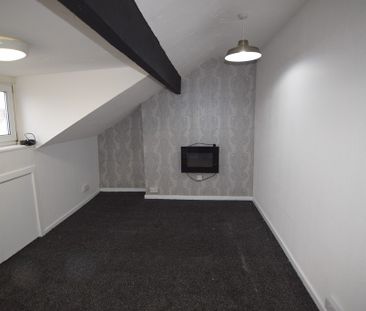 To Let 1 Bed Flat - Photo 1