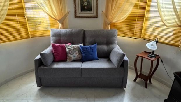 Casa o chalet de alquiler en Carrer Góndola, 9, Les Bassetes - El Marjal - Photo 1