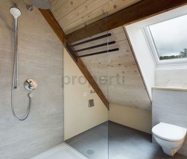 Charming 3.5-room penthouse apartment in a central location in Bätt... - Photo 5